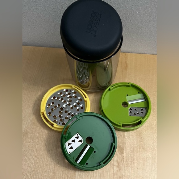 Joseph Joseph Spiro 3-in-1 Spiralizer - Picture 5 of 6